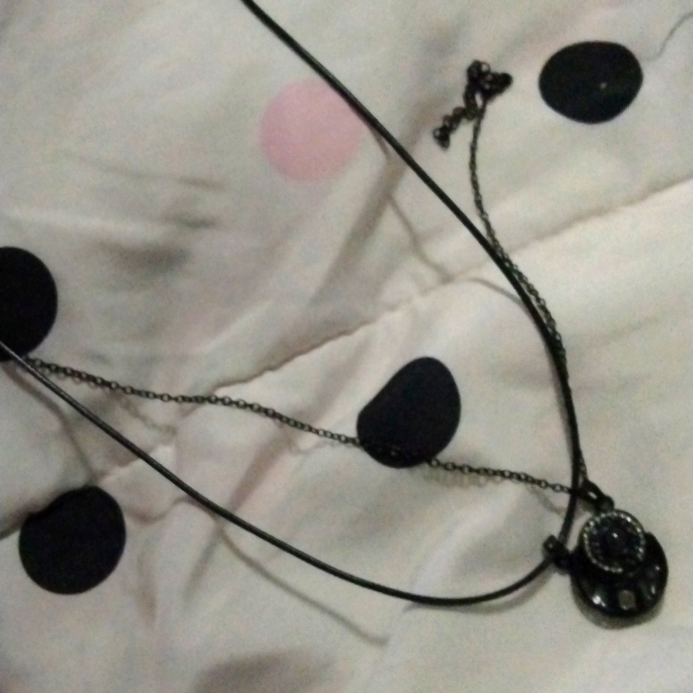 A glow in the dark necklace